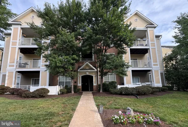 $390,000 | 20903 Cedarpost Square, Unit 102, Ashburn, VA 20147