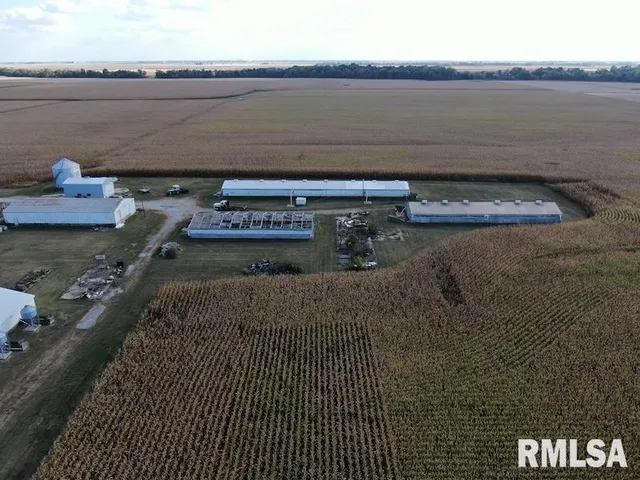 $450,000 | 2255 North County Road, Westfield, IL 62474