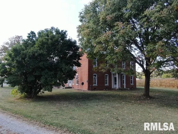 $375,000 | 2255 North County Road, Westfield, IL 62474