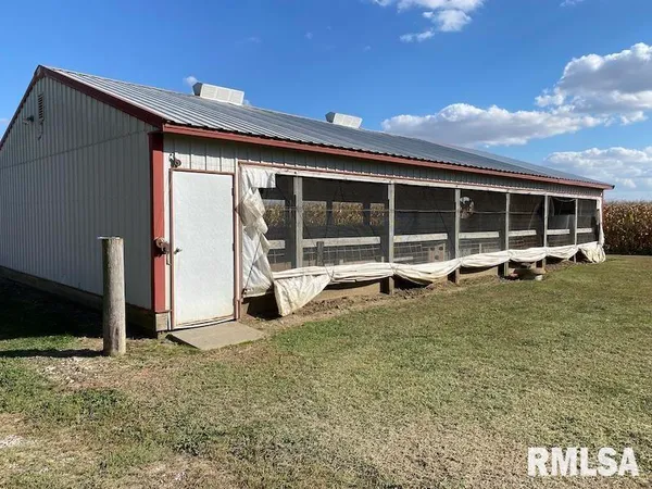 $375,000 | 2255 North County Road, Westfield, IL 62474