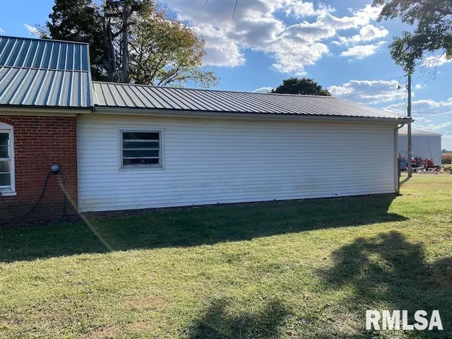 $450,000 | 2255 North County Road, Westfield, IL 62474