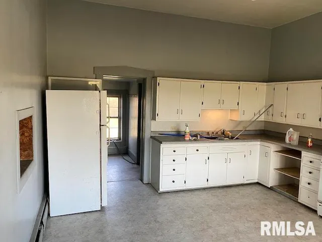 $450,000 | 2255 North County Road, Westfield, IL 62474