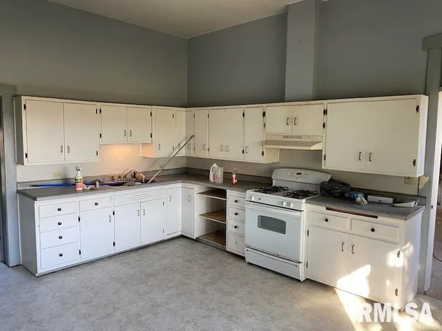 $450,000 | 2255 North County Road, Westfield, IL 62474