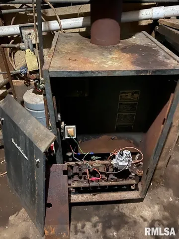 $450,000 | 2255 North County Road, Westfield, IL 62474