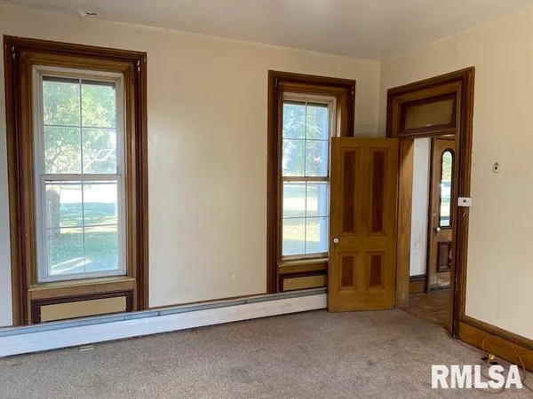 $375,000 | 2255 North County Road, Westfield, IL 62474