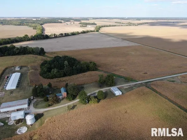 $375,000 | 2255 North County Road, Westfield, IL 62474