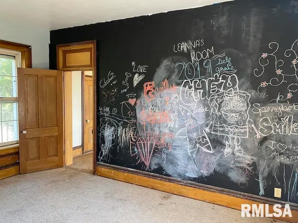 $375,000 | 2255 North County Road, Westfield, IL 62474