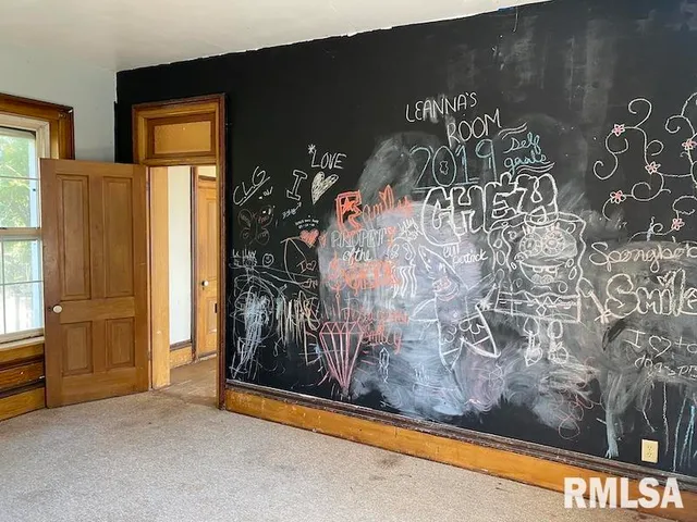 $450,000 | 2255 North County Road, Westfield, IL 62474