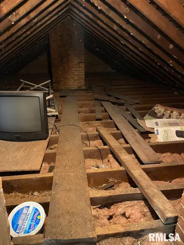 $450,000 | 2255 North County Road, Westfield, IL 62474