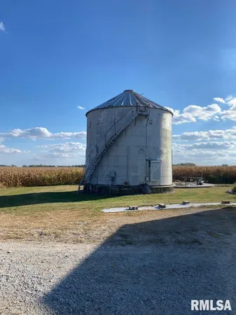 $375,000 | 2255 North County Road, Westfield, IL 62474