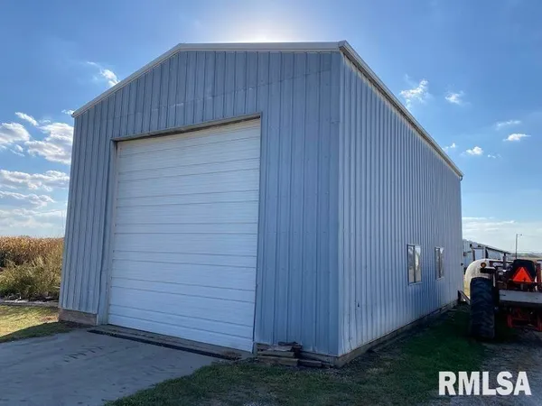 $375,000 | 2255 North County Road, Westfield, IL 62474