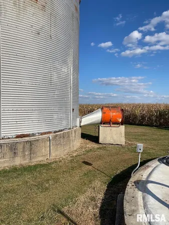 $375,000 | 2255 North County Road, Westfield, IL 62474