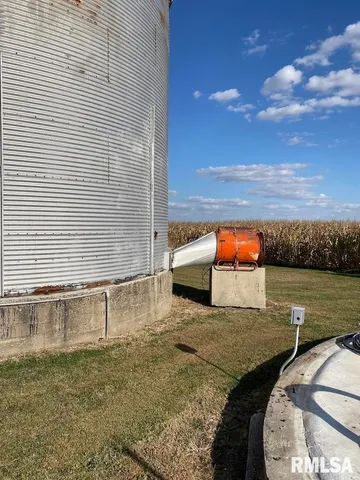 $450,000 | 2255 North County Road, Westfield, IL 62474