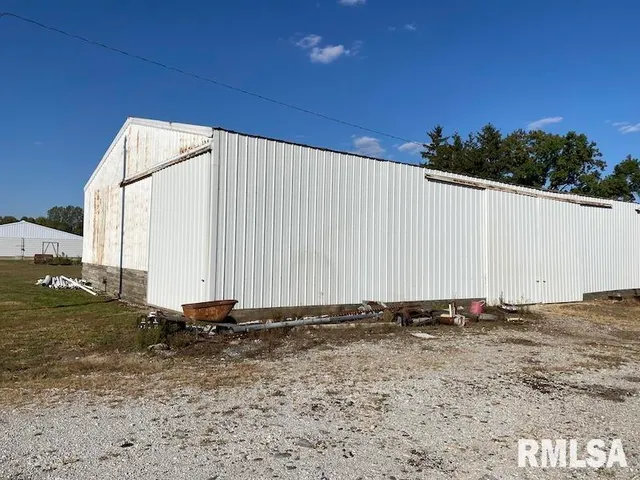 $450,000 | 2255 North County Road, Westfield, IL 62474