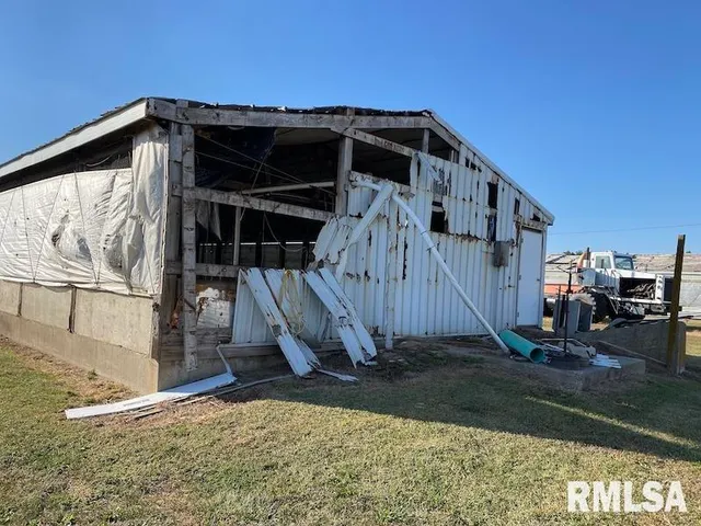 $450,000 | 2255 North County Road, Westfield, IL 62474