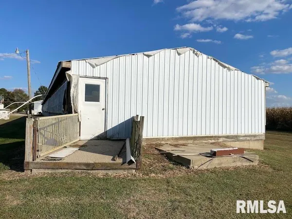 $375,000 | 2255 North County Road, Westfield, IL 62474