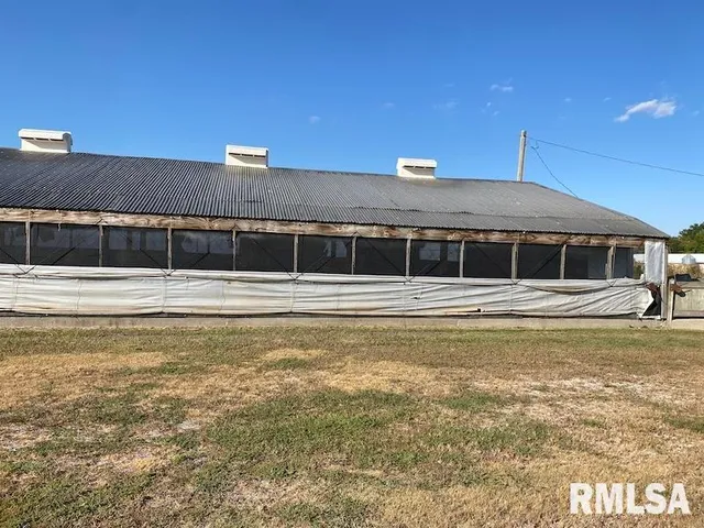 $450,000 | 2255 North County Road, Westfield, IL 62474