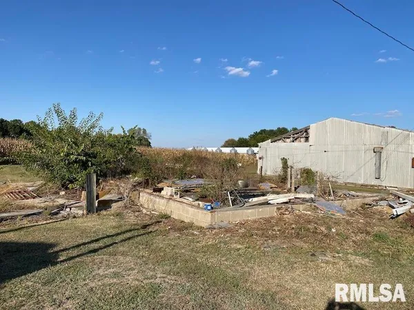 $375,000 | 2255 North County Road, Westfield, IL 62474