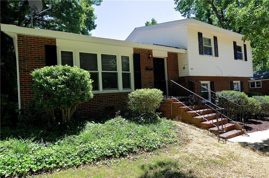 910 Log Cabin Road Charlotte, NC 28213 - Photo 1 of 24 Gallery Image 1