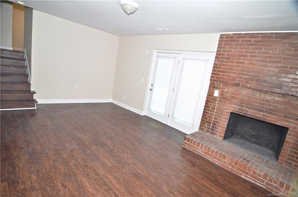 910 Log Cabin Road Charlotte, NC 28213 - Photo 13 of 24 Gallery Image 13
