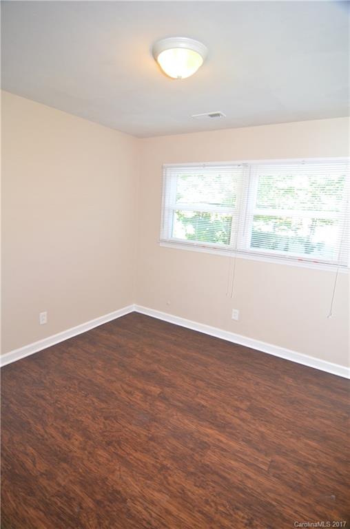 910 Log Cabin Road Charlotte, NC 28213 - Photo 14 of 24 Gallery Image 14