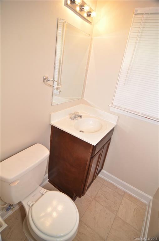 910 Log Cabin Road Charlotte, NC 28213 - Photo 18 of 24 Gallery Image 18