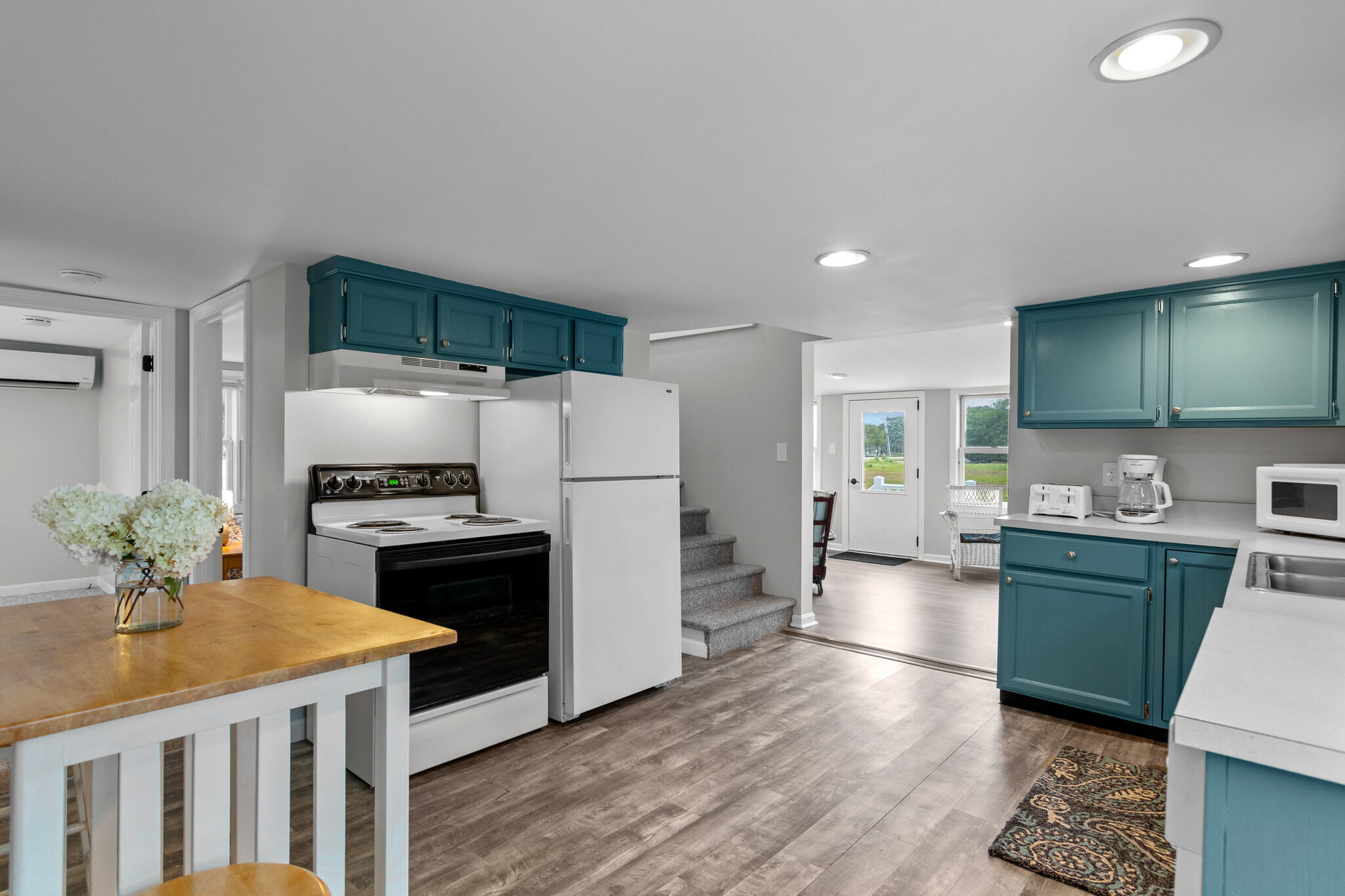 8 Dyke Road Kennebunkport, ME 04046 - Photo 2 of 33 8 Dyke Rd Kennebunkport ME 04046-24