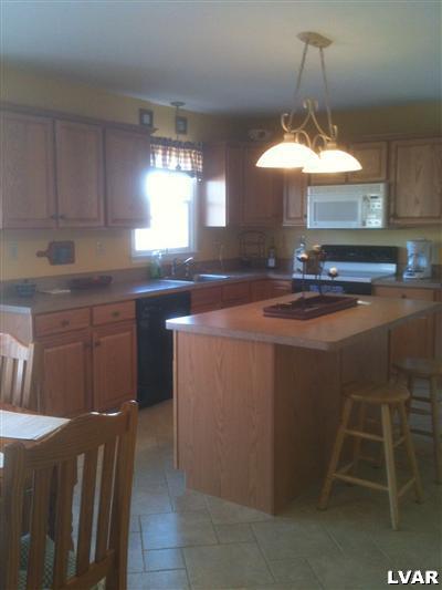 3210 Silver Crest Road Nazareth, PA 18064 - Photo 4 of 27