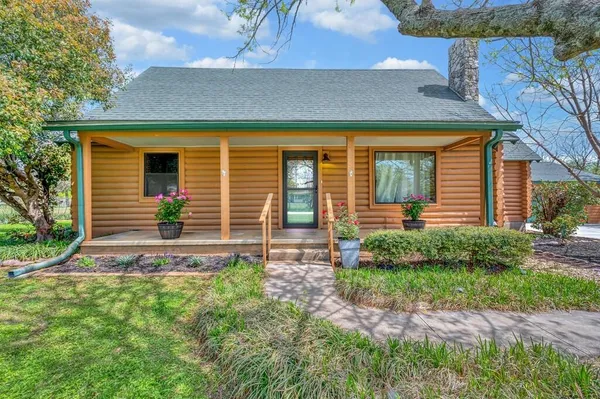 $299,000 | 114 Quail Lake West, Whitney, TX 76692