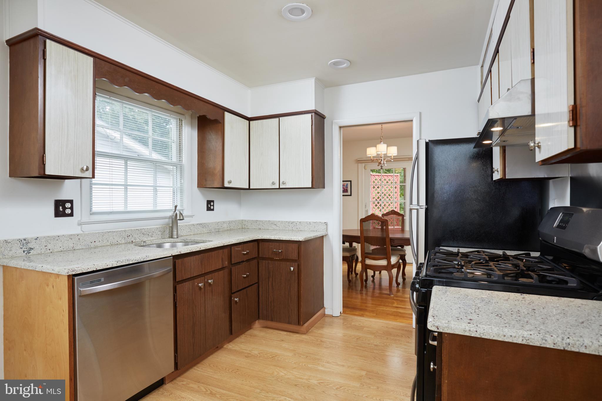 312 Hannes Street Silver Spring, MD 20901 - Photo 11 of 33