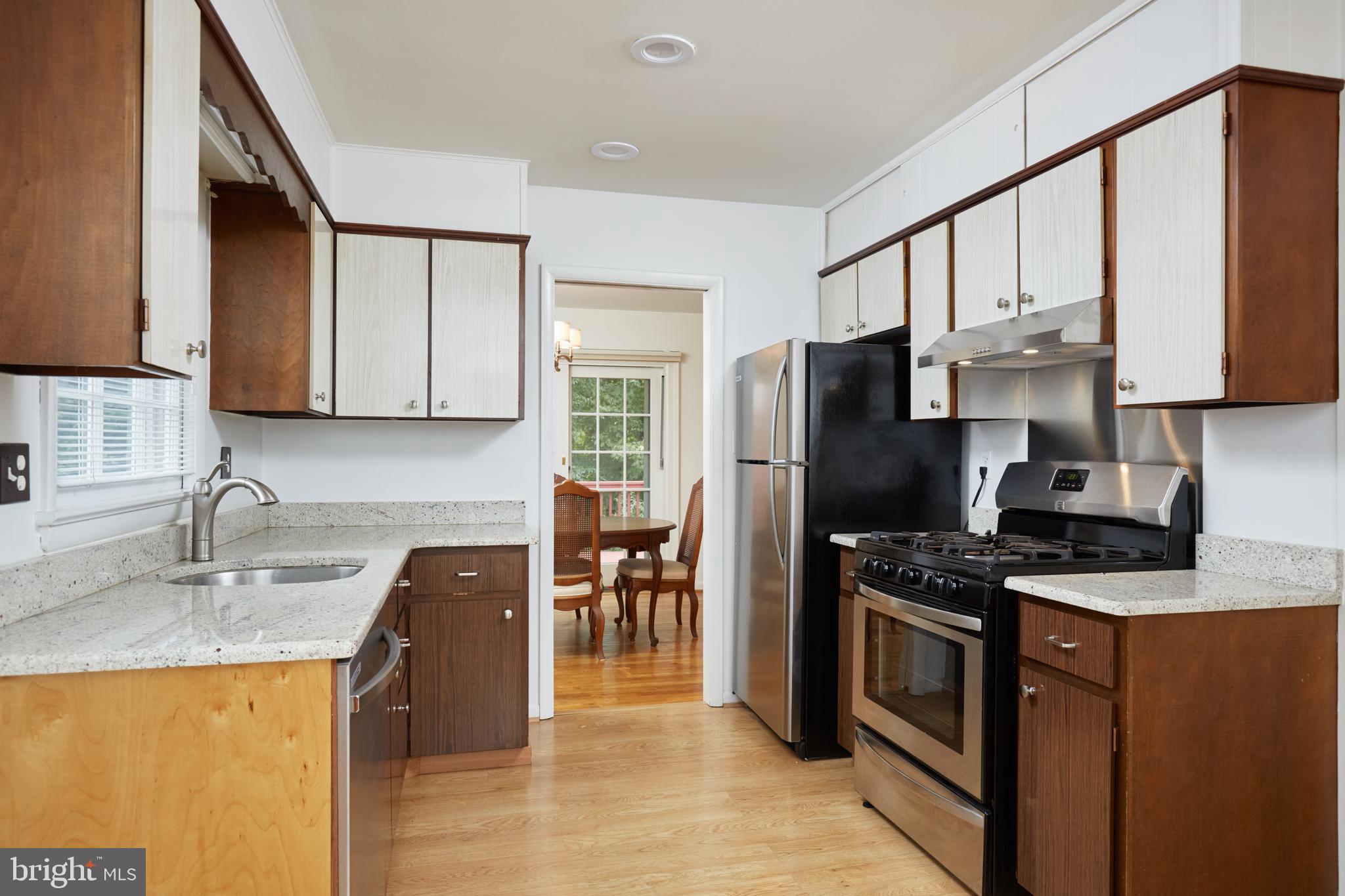 312 Hannes Street Silver Spring, MD 20901 - Photo 12 of 33