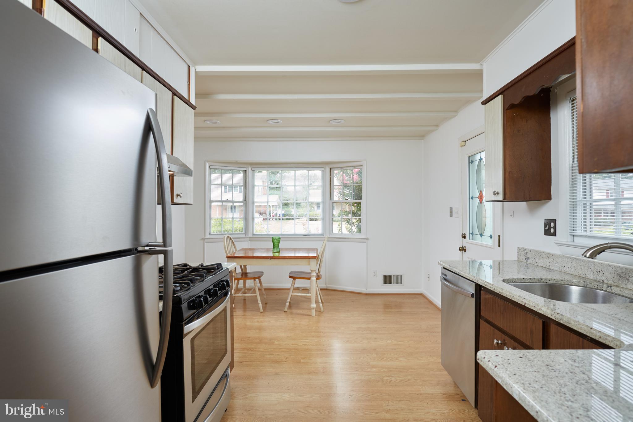 312 Hannes Street Silver Spring, MD 20901 - Photo 10 of 33