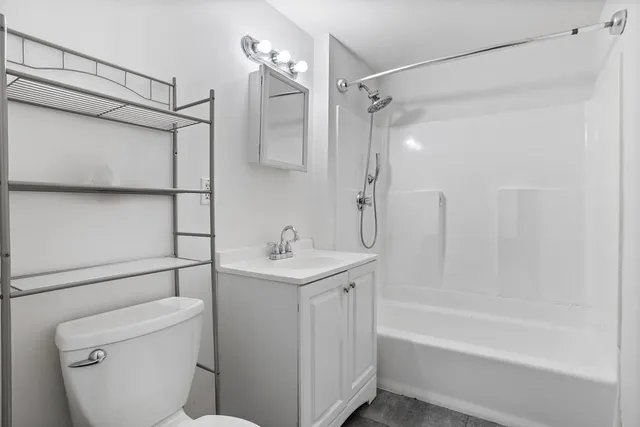 $2,300 | 8 Delaware Street, Unit 1, Worcester, MA 01603