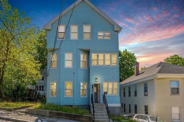 $2,100 | 8 Delaware Street, Unit 1, Worcester, MA 01603