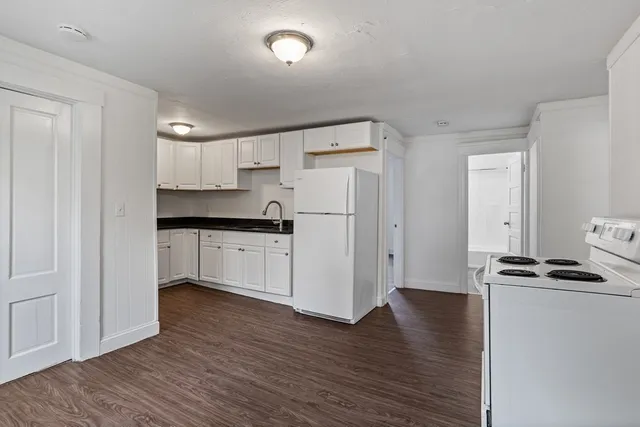 $2,300 | 8 Delaware Street, Unit 1, Worcester, MA 01603