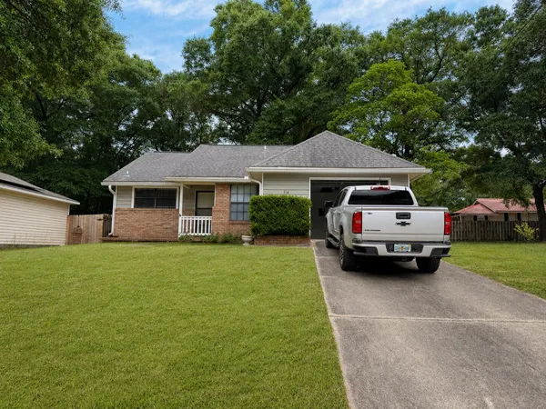 $214,800 | 114 Fairoaks Drive, Crestview, FL 32539