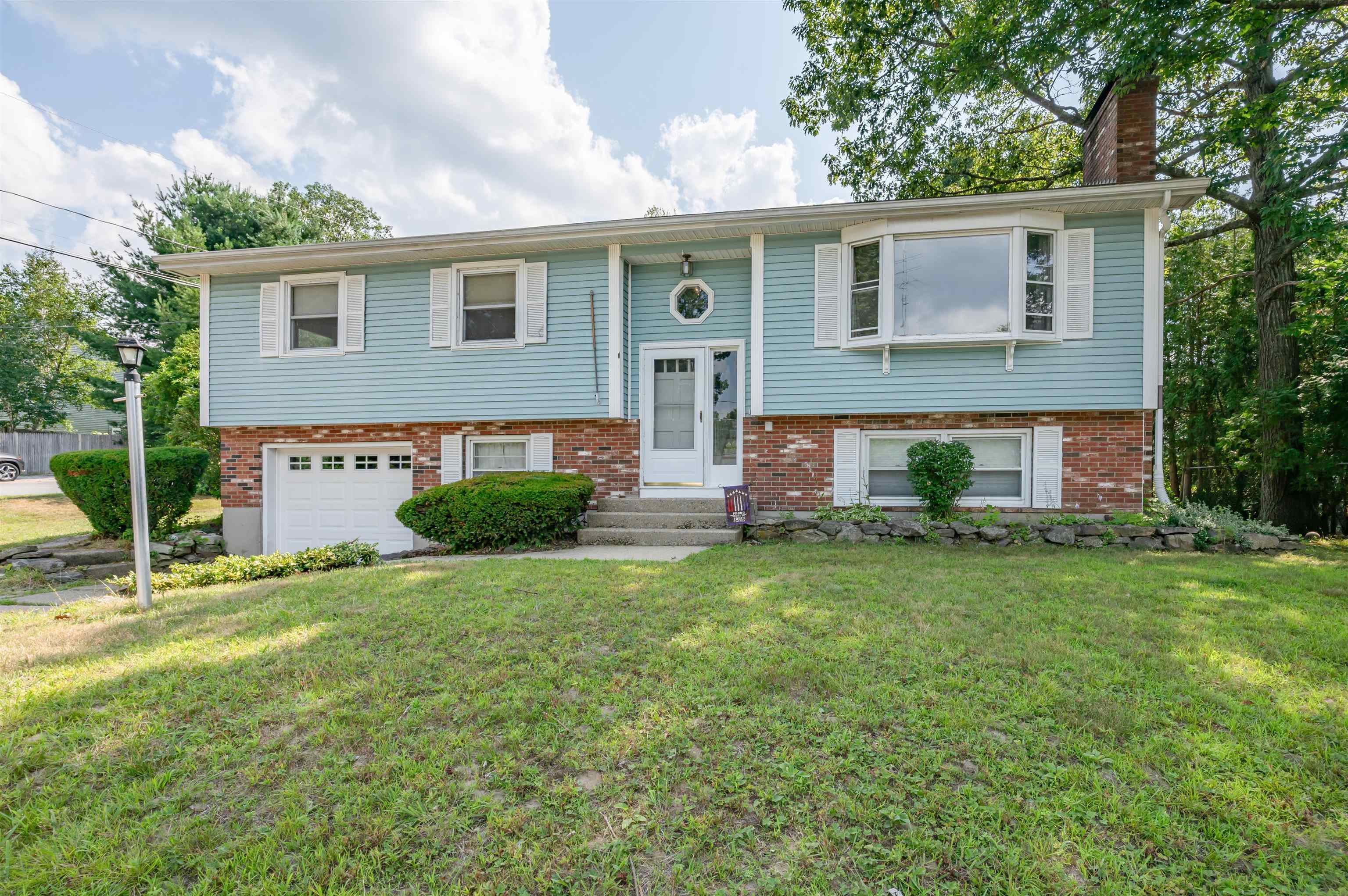 36 Nightingale Road Nashua, NH 03062 - Photo 1 of 17