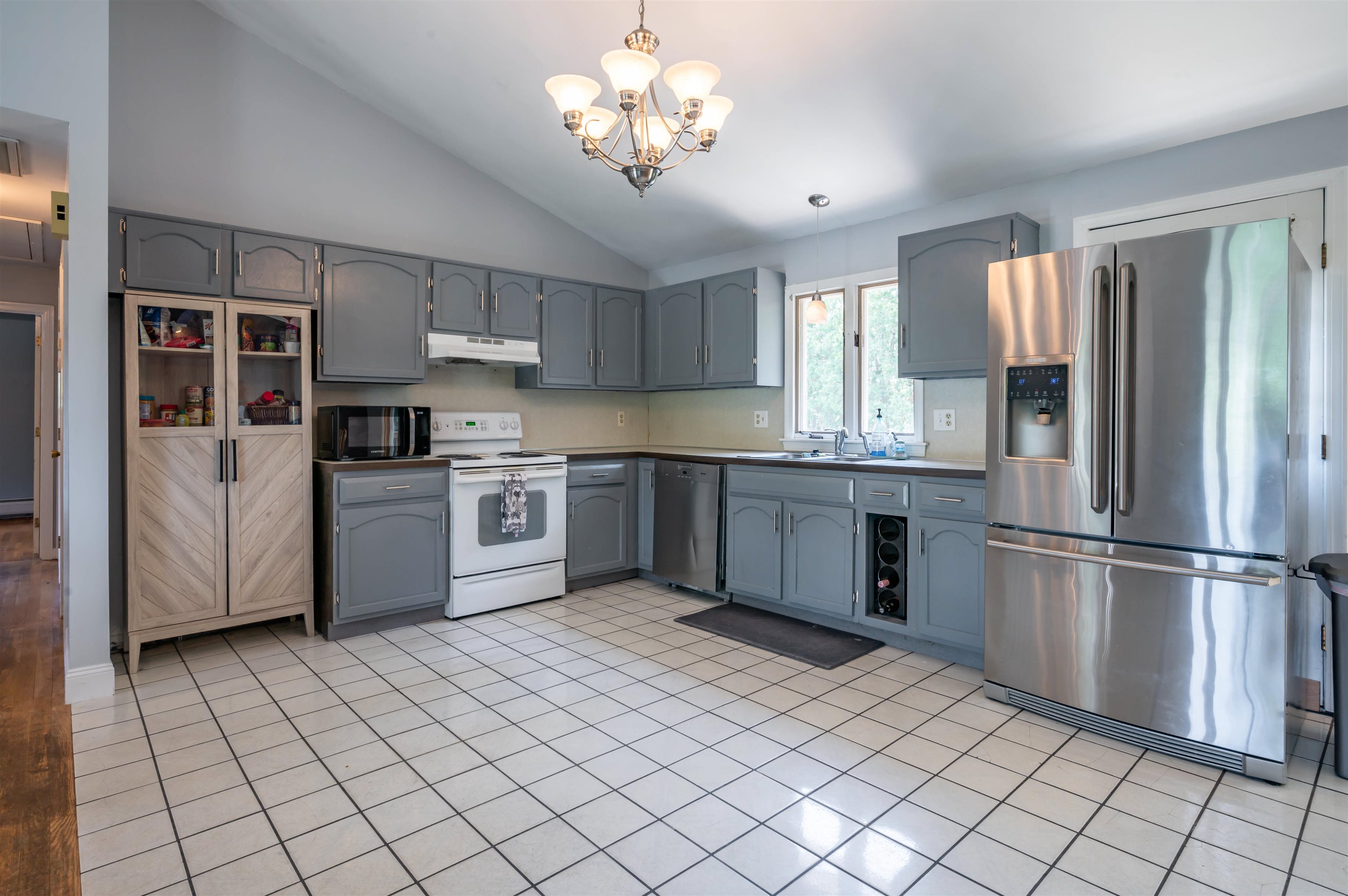 36 Nightingale Road Nashua, NH 03062 - Photo 7 of 17