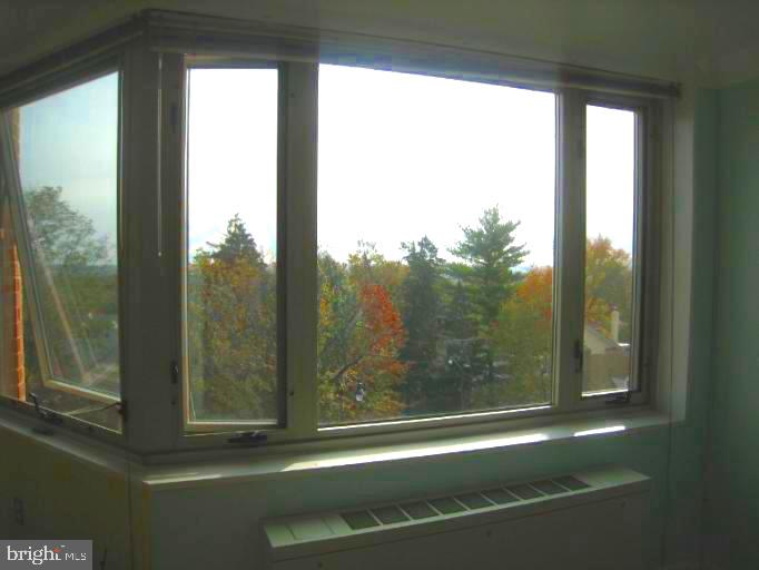 2800 Wisconsin Avenue Northwest, Unit 601 Washington, DC 20007 - Photo 13 of 23 a bathroom with a large window and a shower