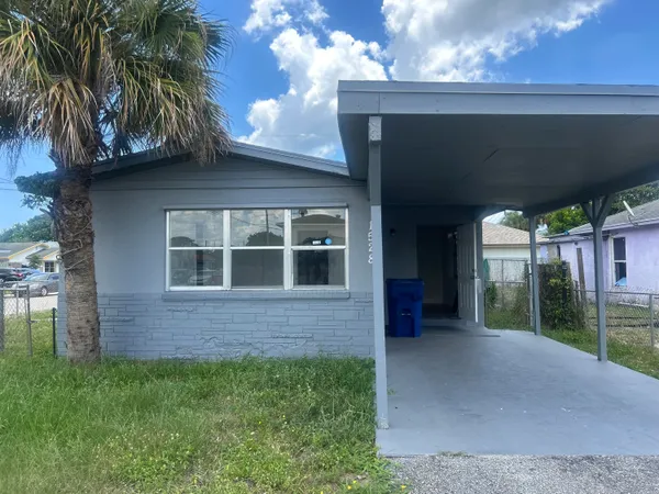 $2,500 | 1528 Avenue South, Riviera Beach, FL 33404