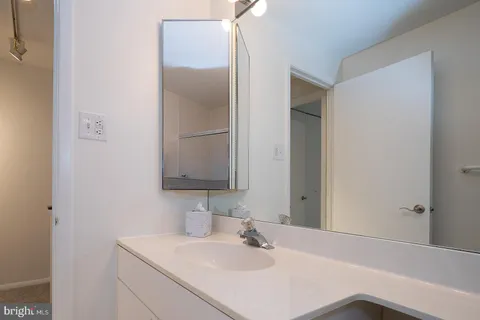 $529,000 | 1750 Oakwood Terrace, Unit 7D, Narberth, PA 19072