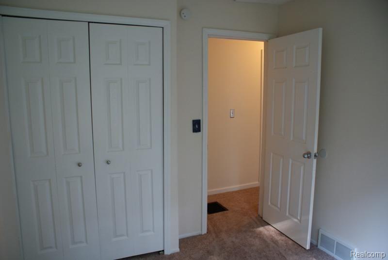 2285 Indian Road Lapeer, MI 48446 - Photo 15 of 24 DSC06696.jpg