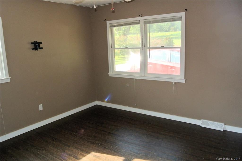 22 Sams Branch Road Candler, NC 28715 - Photo 11 of 23 Gallery Image 11