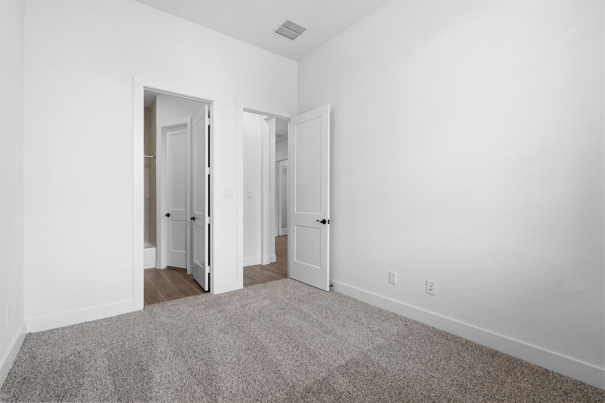 633 Cross Timbers Trace Waller, TX 77484 - Photo 24 of 42 a view of a room with closet