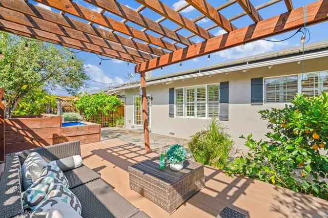 a picture of a city view