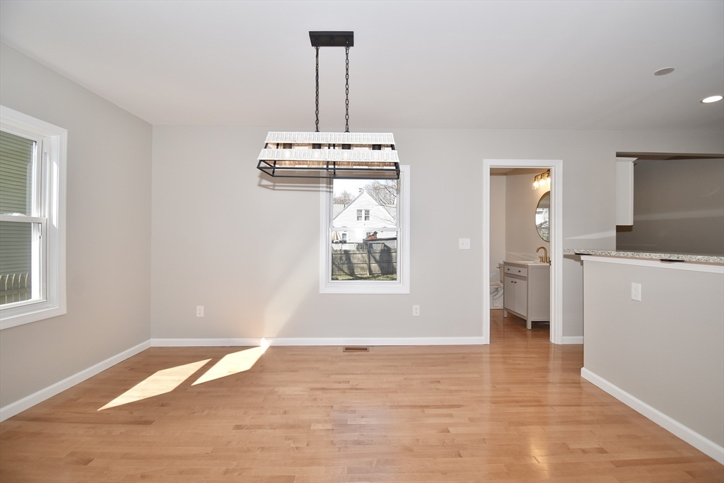 18 Stuyvesant Street Springfield, MA 01104 - Photo 12 of 39 Gallery Image 12