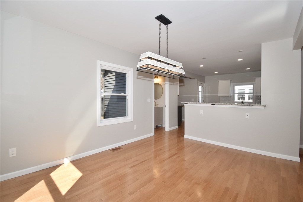 18 Stuyvesant Street Springfield, MA 01104 - Photo 14 of 39 Gallery Image 14