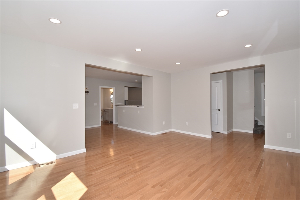 18 Stuyvesant Street Springfield, MA 01104 - Photo 20 of 39 Gallery Image 20