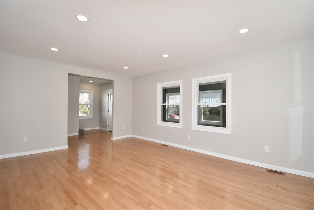 18 Stuyvesant Street Springfield, MA 01104 - Photo 21 of 39 Gallery Image 21
