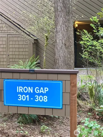 $289,000 | 10500 Mt Baker Highway, Unit 307, Glacier, WA 98244